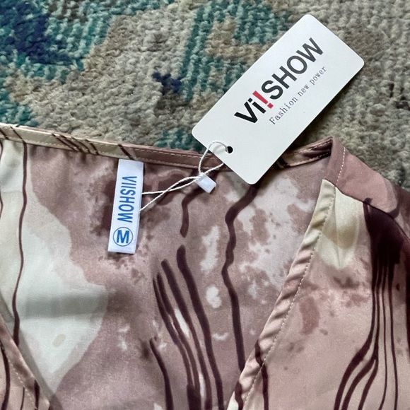 NWT Modern Style V-Neck Tie Front Blouse - Picture 7 of 8